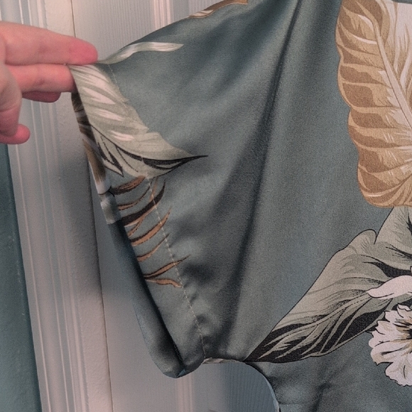 Floral Print Women's Top - Picture 3 of 4